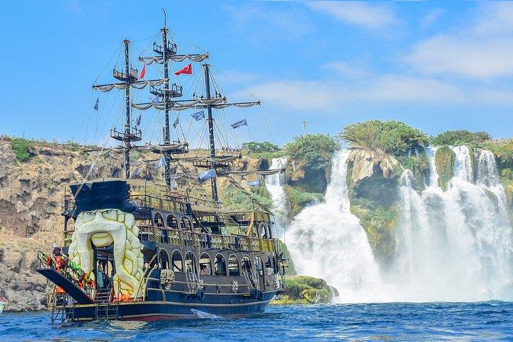 デューデンの滝のアンタルヤ海賊船（ランチとソフトドリンク付き）