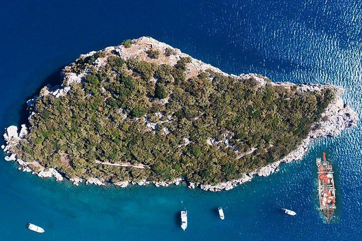 デューデンの滝のアンタルヤ海賊船（ランチとソフトドリンク付き）