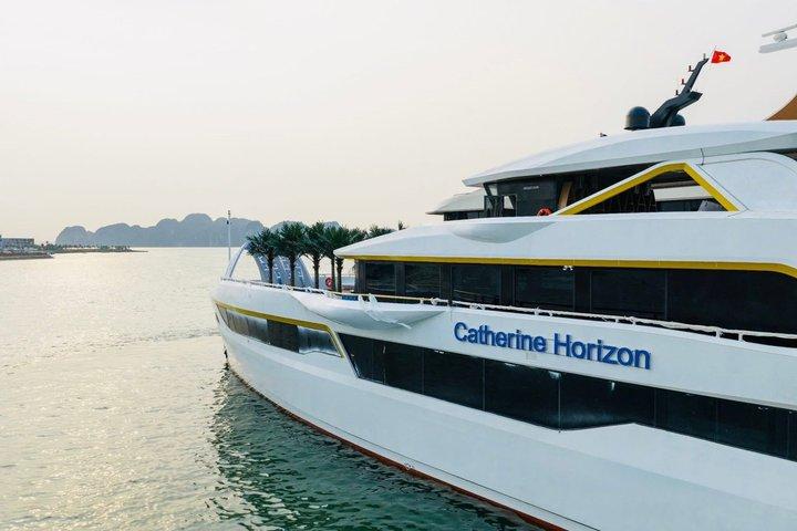 Catherine 5 - Croisière d'une journée dans la baie d'Halong au départ du port international