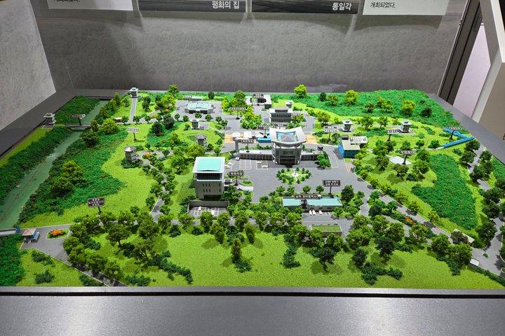 DMZ小グループツアー：隠れたJSAストーリー、NK排斥者に会いに行こう