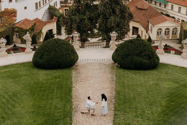 プラハでサプライズプロポーズフォトグラファー-婚約写真撮影