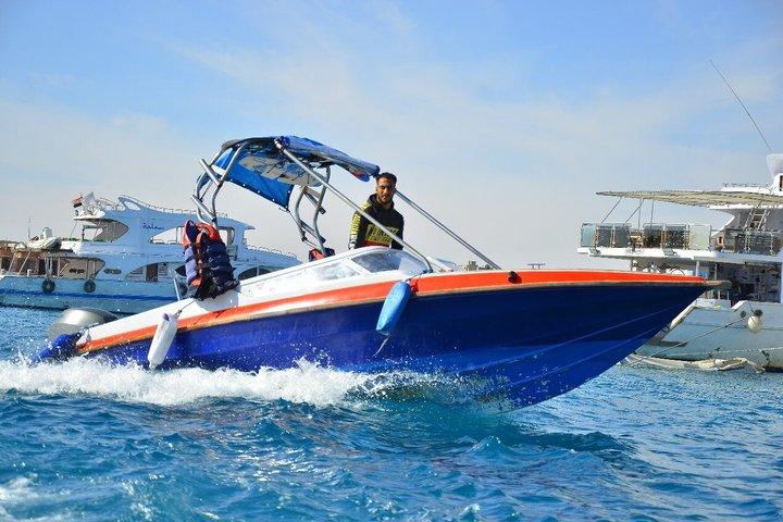 Hurghada-Private Speedboat Dolphin House Snorkeling y deportes acuáticos