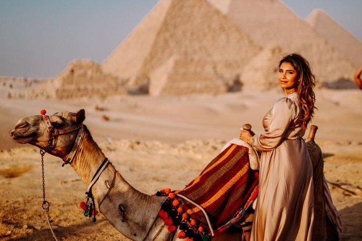 Private geführte Ganztagestour zu den Pyramiden von Gizeh, den Stufenpyramiden von Sakkara und der Stadt Memphis