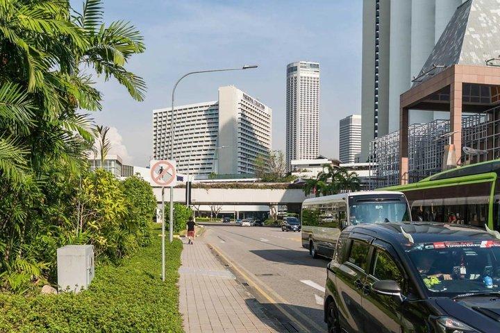 Course nocturne de F1 à Singapour : une visite à pied autonome