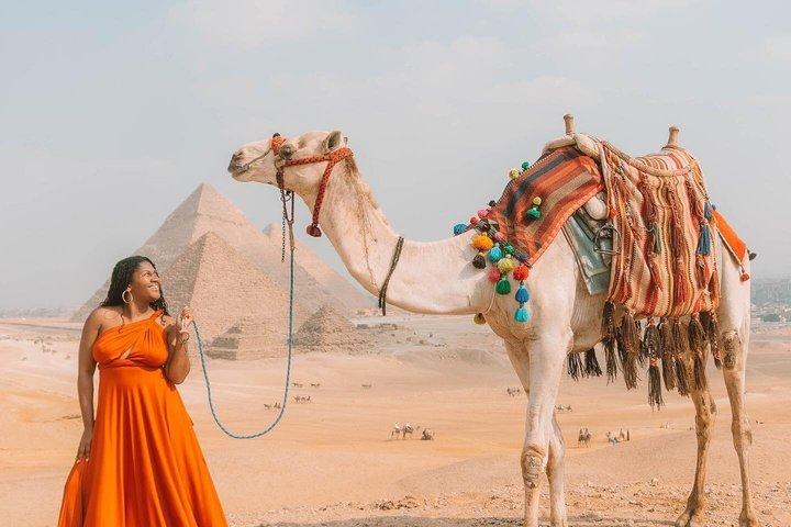 Tour de escala en El Cairo pirámides de Giza, esfinge y bazares locales
