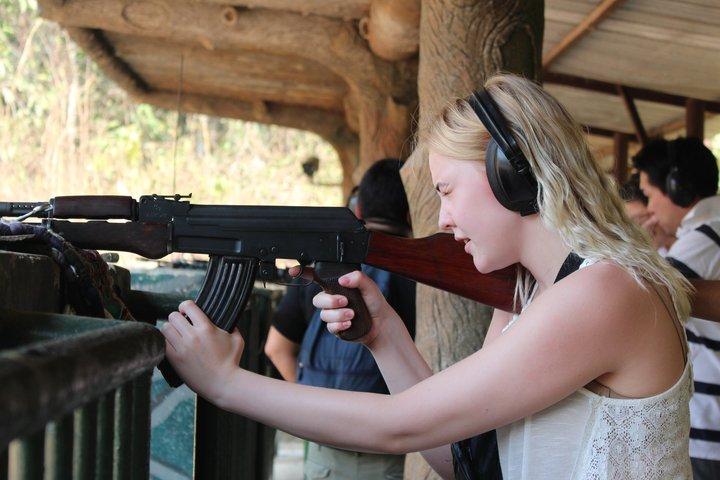 Tour Premium por los túneles de Cu Chi en lancha rápida – Experiencia en grupos pequeños