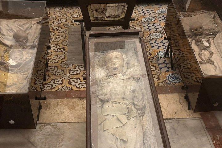 Capuchin Cemetery and Catacombs Tour in Palermo