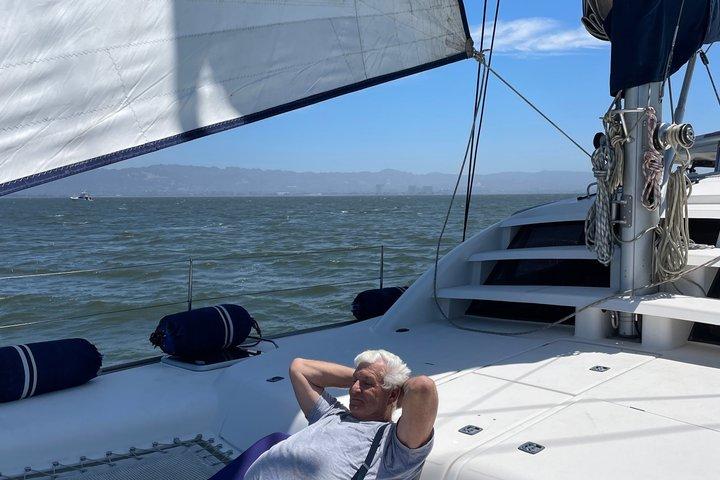 Naviguez dans la baie de San Francisco sur le catamaran sans gelures