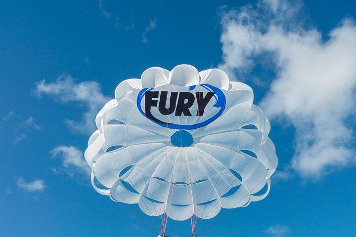 キーウェストパラセーリング-素晴らしい景色のクルーズポートの隣にある