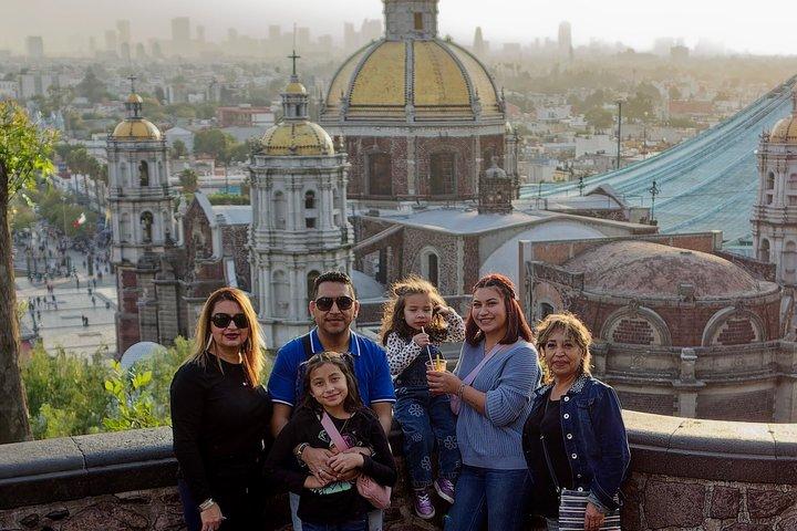 Private CDMX Centro Historico Walk with a Local Photographer