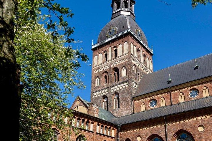 Découvrez Old Riga : Une visite à pied à travers le temps