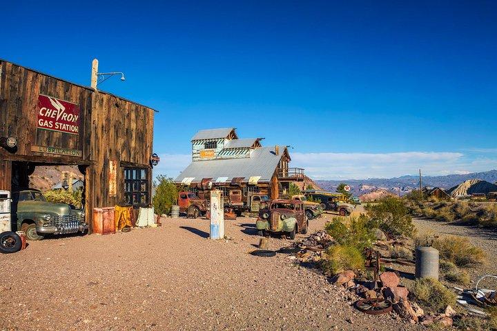 Small Group: Red Rock Canyon, Hoover Dam & 7 Magic Mountains