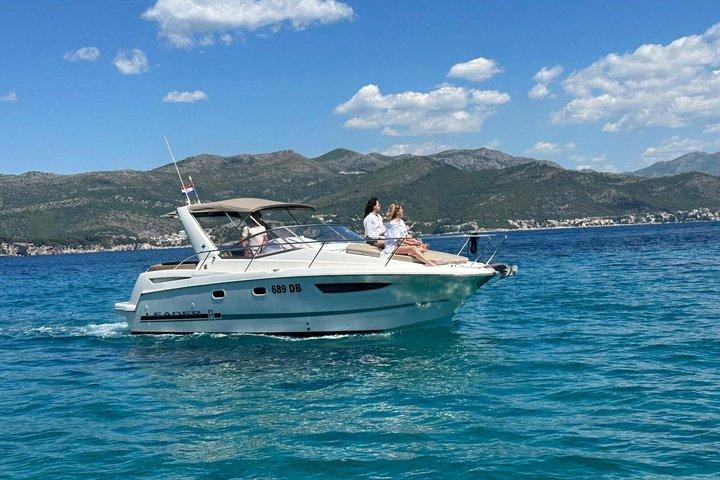 プライベートラグジュアリーミニヨットによるエラフィティ諸島： VIPエクスペリエンス