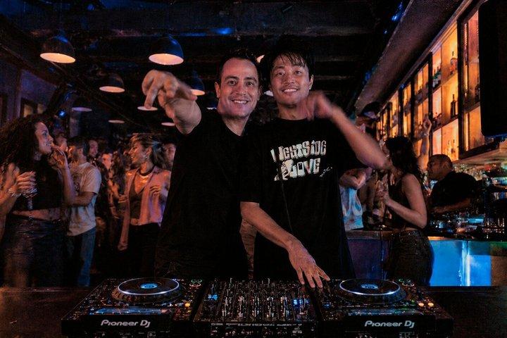 Barcelona : 地元DJ＆ダンスフロアとナイトライフツアー