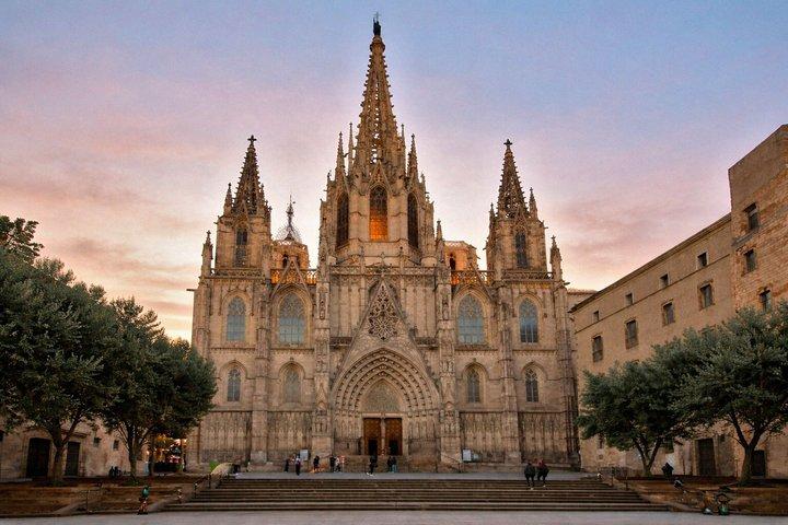 凱旋門＆エル・ボルン文化体験 旧市街散策（BCN ） - Yahoo!ニュース