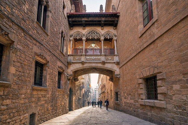 凱旋門＆エル・ボルン文化体験 旧市街散策（BCN ） - Yahoo!ニュース