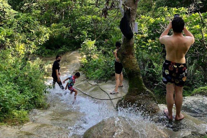 粘り気のある滝の竹筏流しランチとアングルの土地