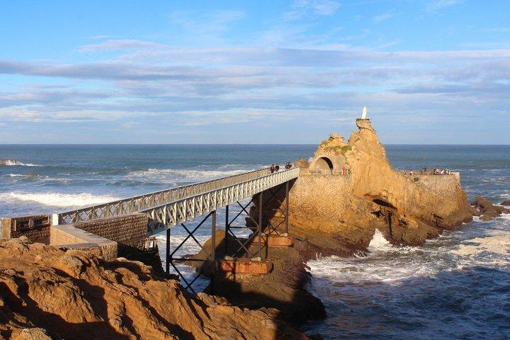 サン・セバスティアン発プライベートフランス語バスク海岸ツアー