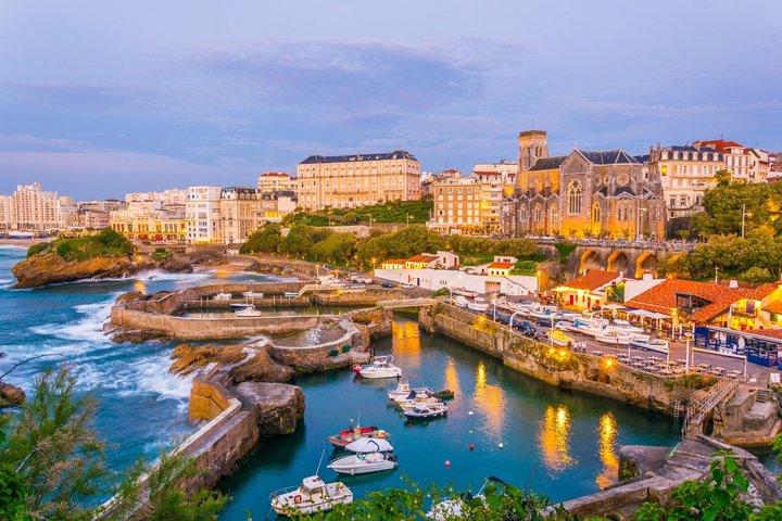 サン・セバスティアン発プライベートフランス語バスク海岸ツアー