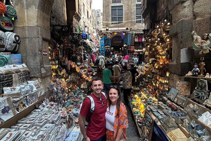 プライベートグランドジェムエジプト博物館とハーン・エル・ハリーリー・バザールツアー