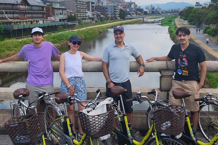 隠れた京都e-bikeアドベンチャー：地元の路地裏＆日常