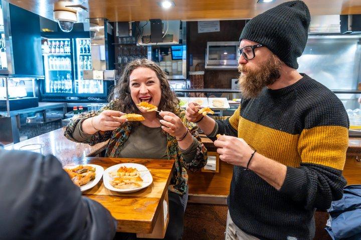 Tour gastronomico di Cadice: Tapas, bevande e delizie con un locale