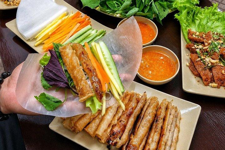 ニャチャンローカルフード試飲＆観光ツアー（スクーター）