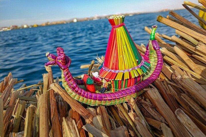 チチカカ湖ファストボートツアーウロスとタキーレ諸島（昼食付き）