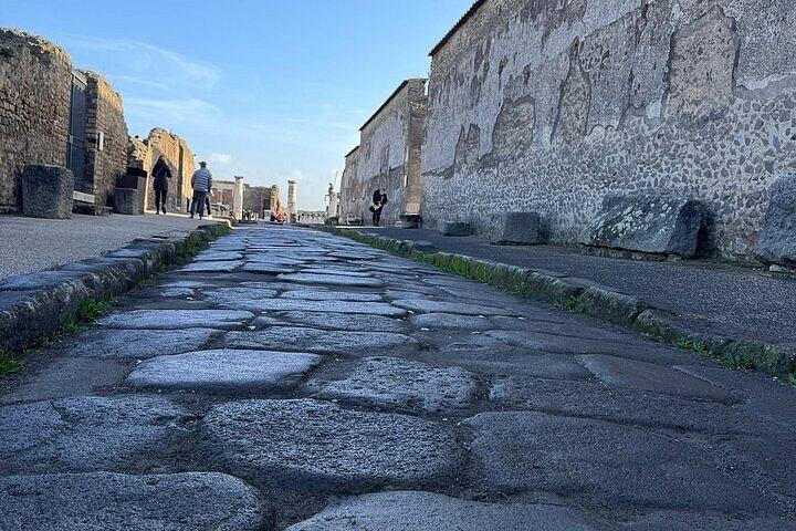 ナポリからポンペイ、エルコラーノツアーで秘密のワイナリーを発見