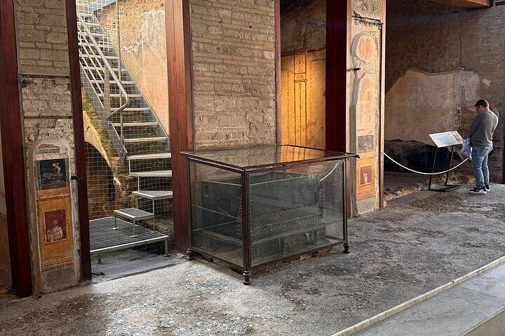 ナポリからポンペイ、エルコラーノツアーで秘密のワイナリーを発見