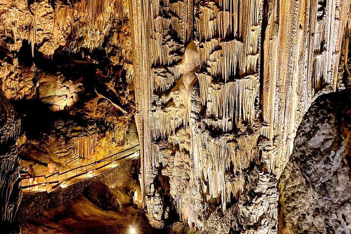 ネルハ洞窟、ネルハとフリヒリアナへの日帰り旅行