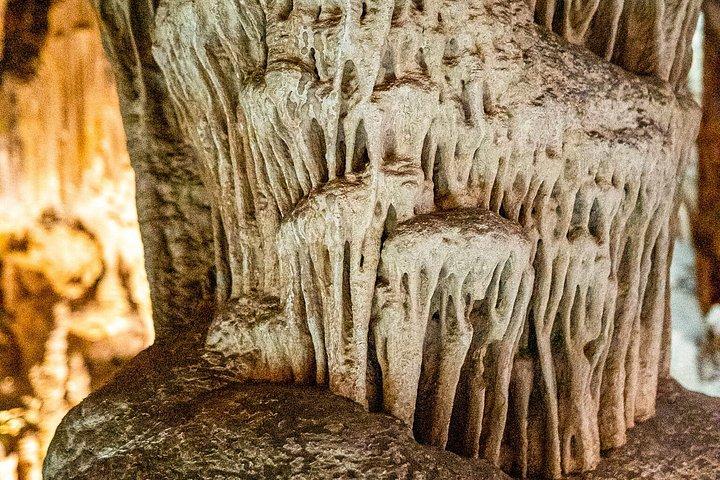 ネルハ洞窟、ネルハとフリヒリアナへの日帰り旅行