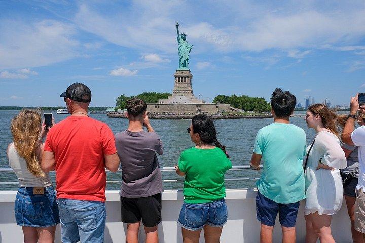80-Minute NYC Must-See Essentials Cruise