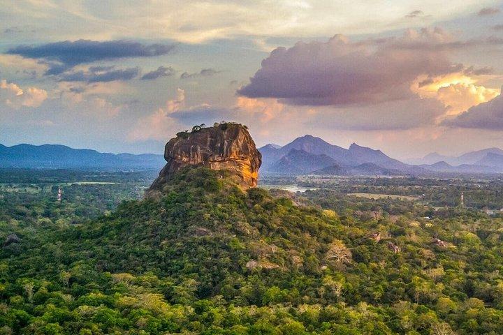 Sigiriya Rock & Dambulla Cave Temple Tour Från Bentota, Colombo