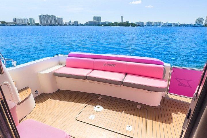50フィートピンクマイアミヨットレンタル|3〜8時間|13枚/分