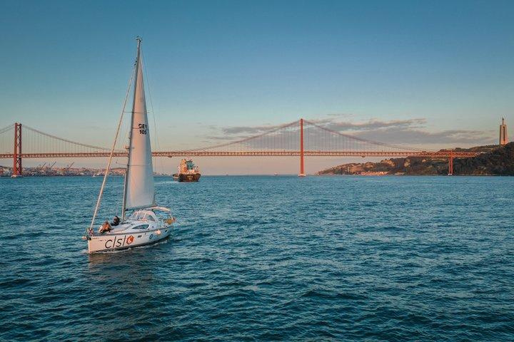 Lissabon segelbåt tur på Tejo med vin