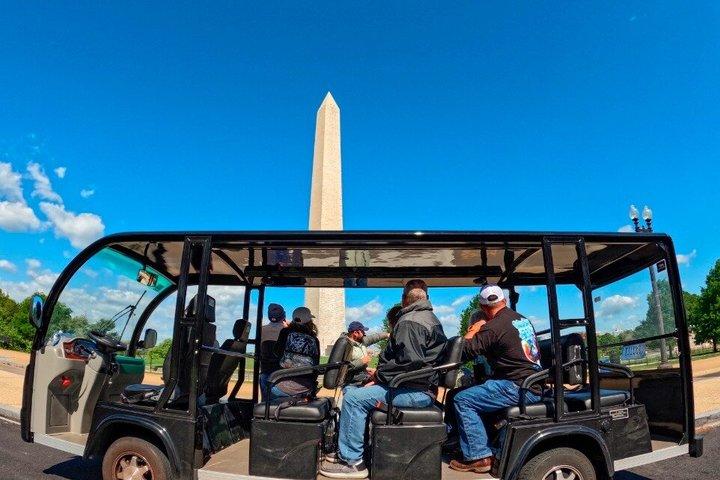 Washington DC Monuments &Landmark Guided Small Group Trolley Tour