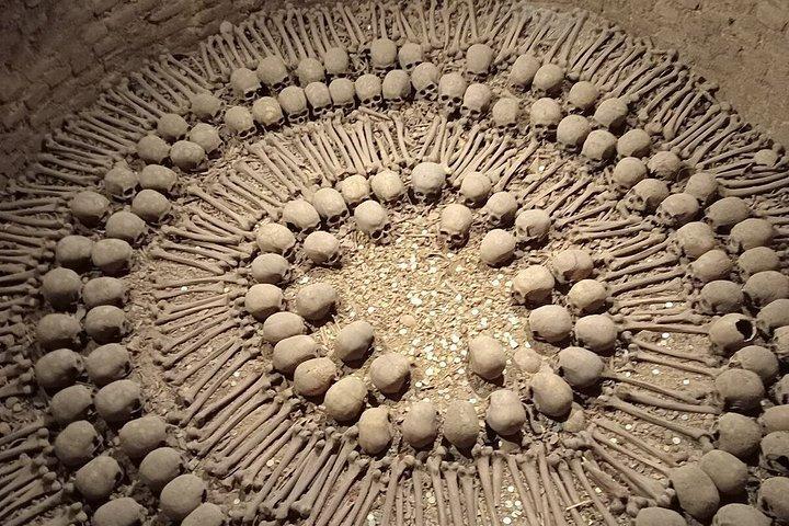 植民地時代のリマ：歴史、文化、そしてカタコンベツアー