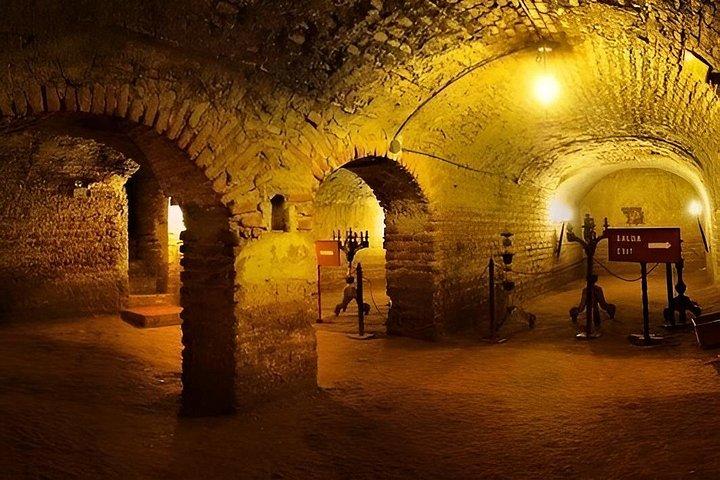 植民地時代のリマ：歴史、文化、そしてカタコンベツアー