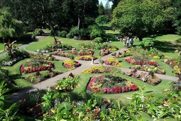 Explore Victoria Scenic Paths With a Bike Rental from Cruise Port