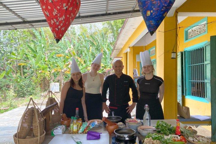 Hoi An madlavningsklasse med økologisk gård og lokal markedserfaring