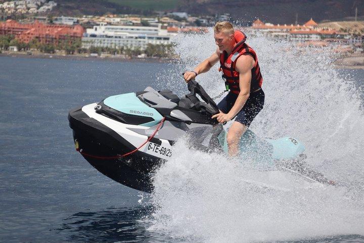 プエルト・コロン発テネリフェ・ジェットスキー・サファリ