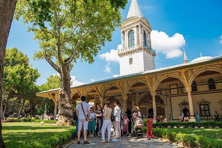 Istanbul Topkapi Palace Skip-the-Line Tickets with Audio Guide