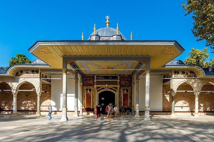 Istanbul Topkapi Palace Skip-the-Line Tickets with Audio Guide