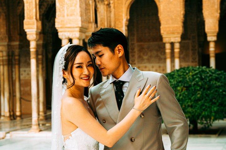 Propuesta de sorpresa y fotografía de engagement en Granada