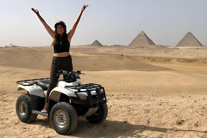 ギザのピラミッドでATVクワッドバイクアドベンチャー