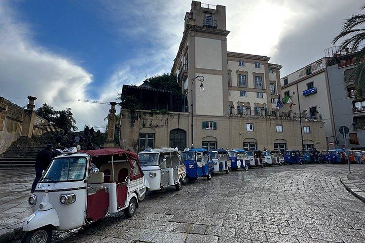 Tuk tuk ride, ape car