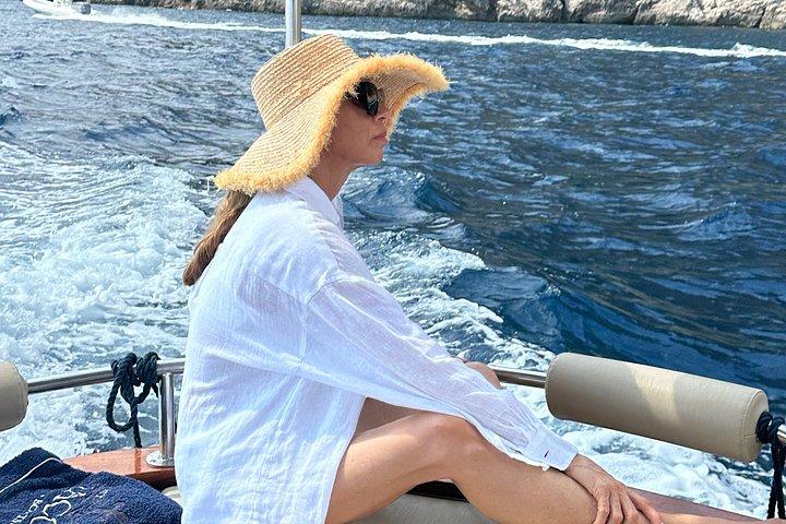アマルフィ海岸の一日限定プライベートボートツアー
