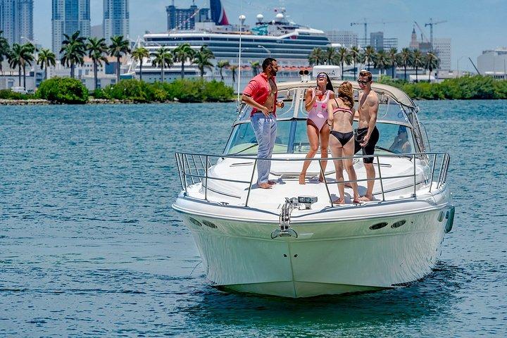 プライベートマイアミヨット41’シーレイサンダンサーチャーター6名様まで