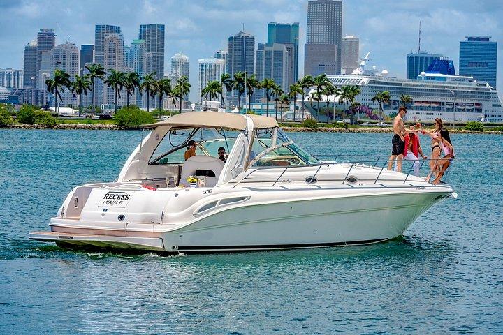 プライベートマイアミヨット41’シーレイサンダンサーチャーター6名様まで